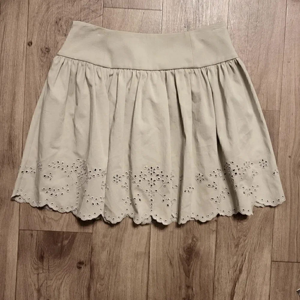 Red Valentino Lace Flowy Mini Skirt Tan Size 42 ITALY 4 US